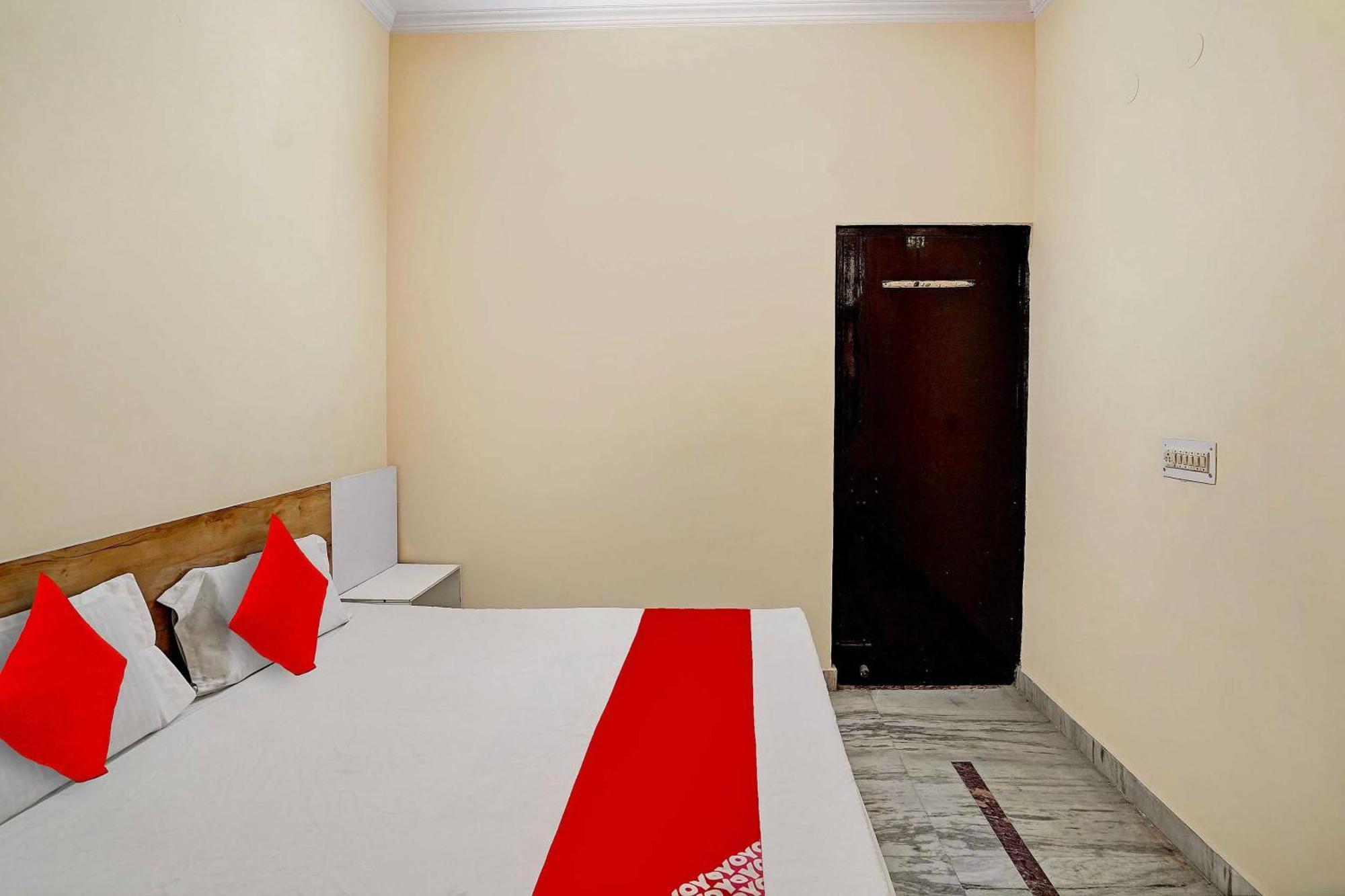 Hotel O 81617 The Pacific Hotel Ghaziabad Bagian luar foto