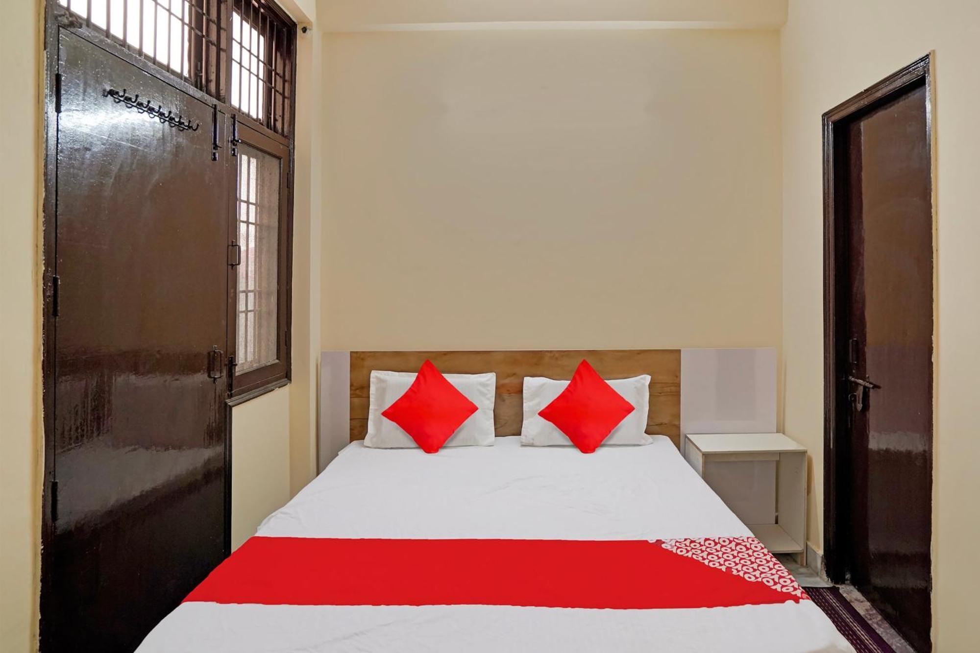 Hotel O 81617 The Pacific Hotel Ghaziabad Bagian luar foto
