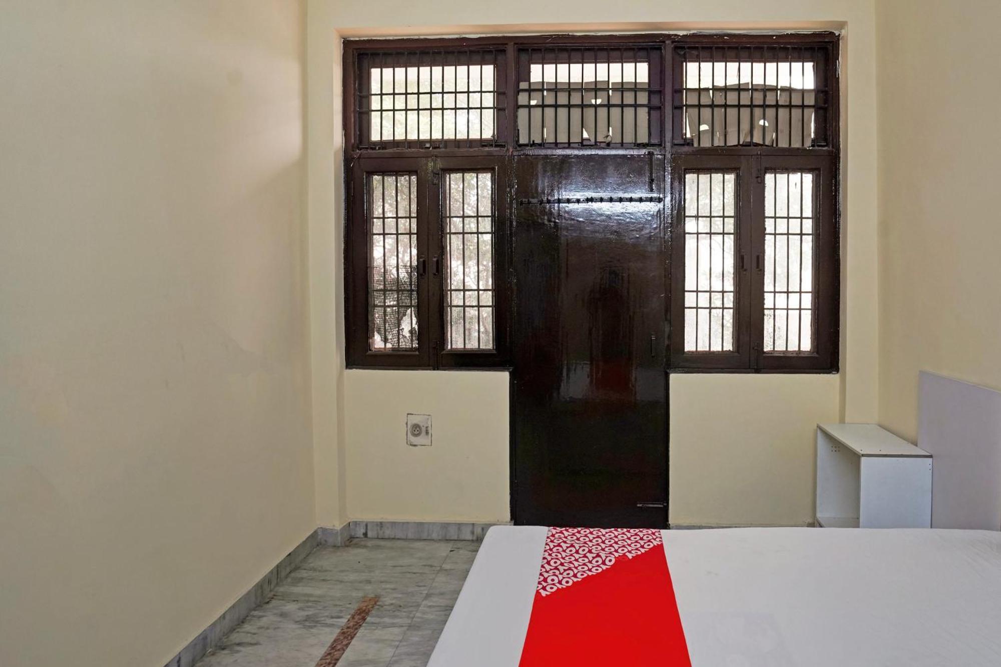 Hotel O 81617 The Pacific Hotel Ghaziabad Bagian luar foto