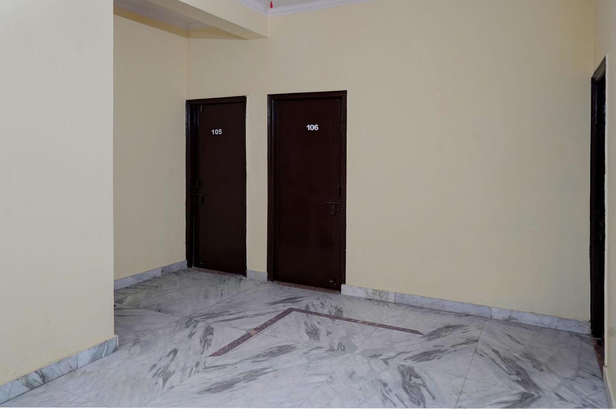 Hotel O 81617 The Pacific Hotel Ghaziabad Bagian luar foto