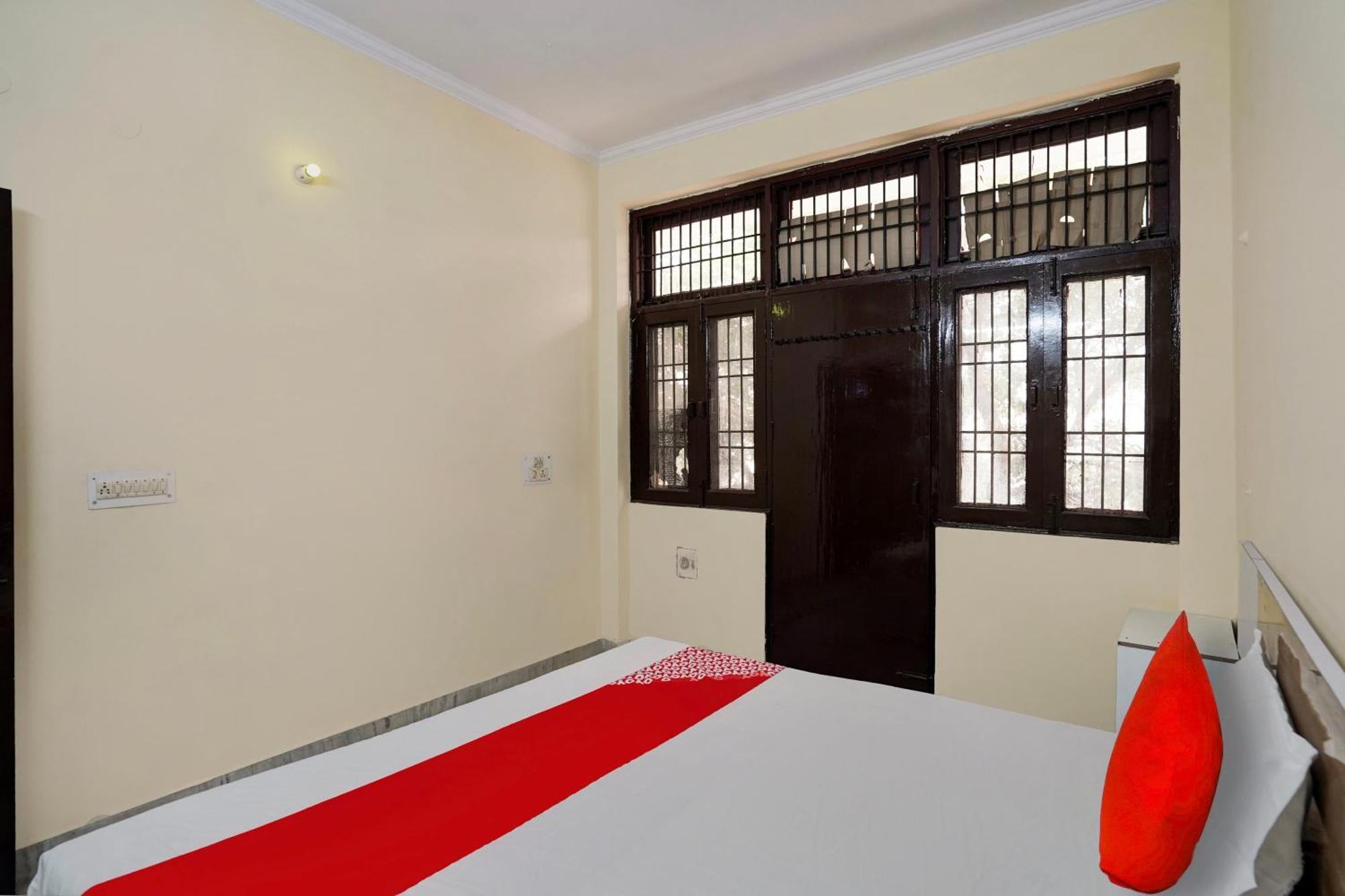 Hotel O 81617 The Pacific Hotel Ghaziabad Bagian luar foto