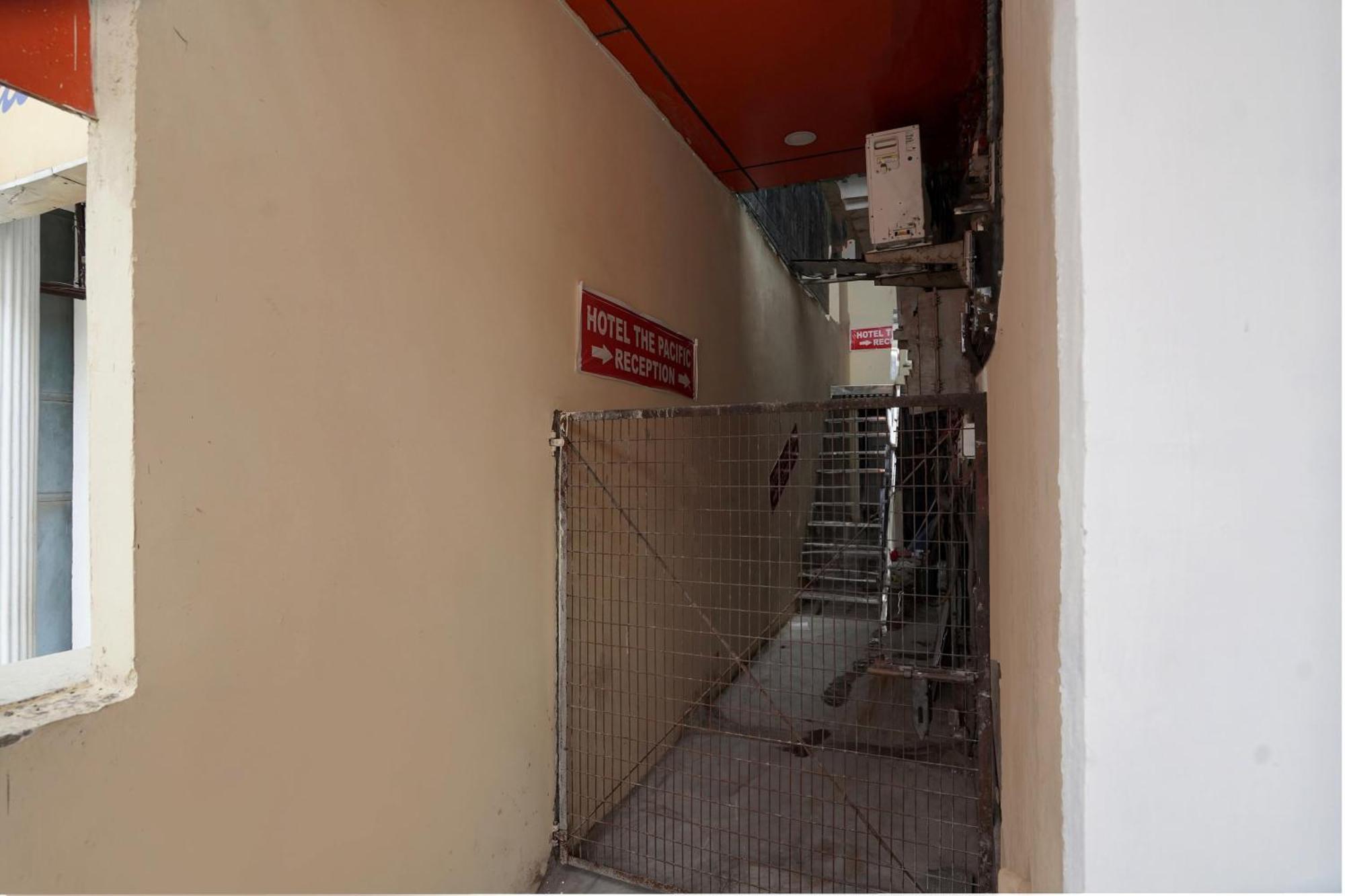 Hotel O 81617 The Pacific Hotel Ghaziabad Bagian luar foto
