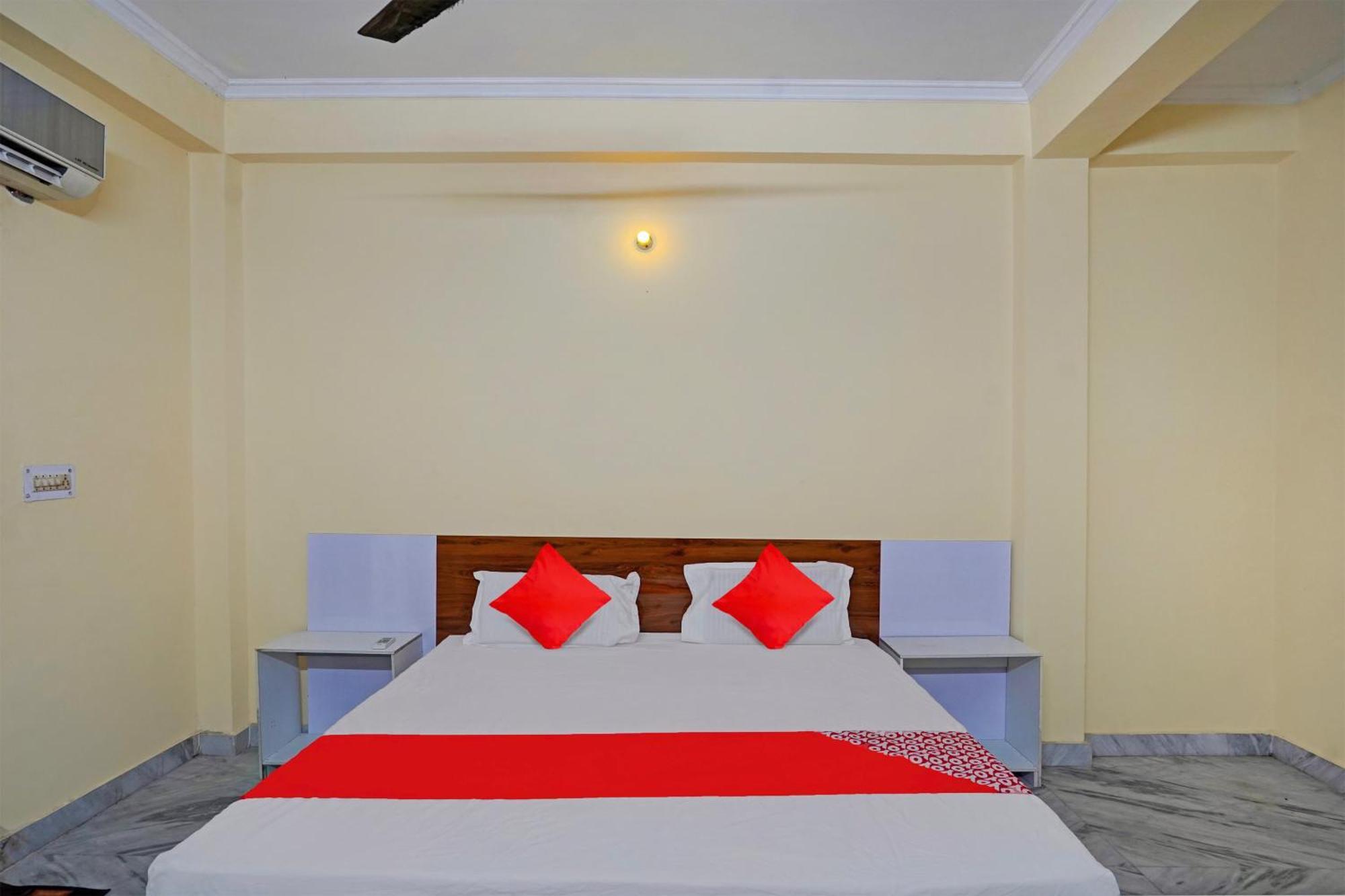 Hotel O 81617 The Pacific Hotel Ghaziabad Bagian luar foto