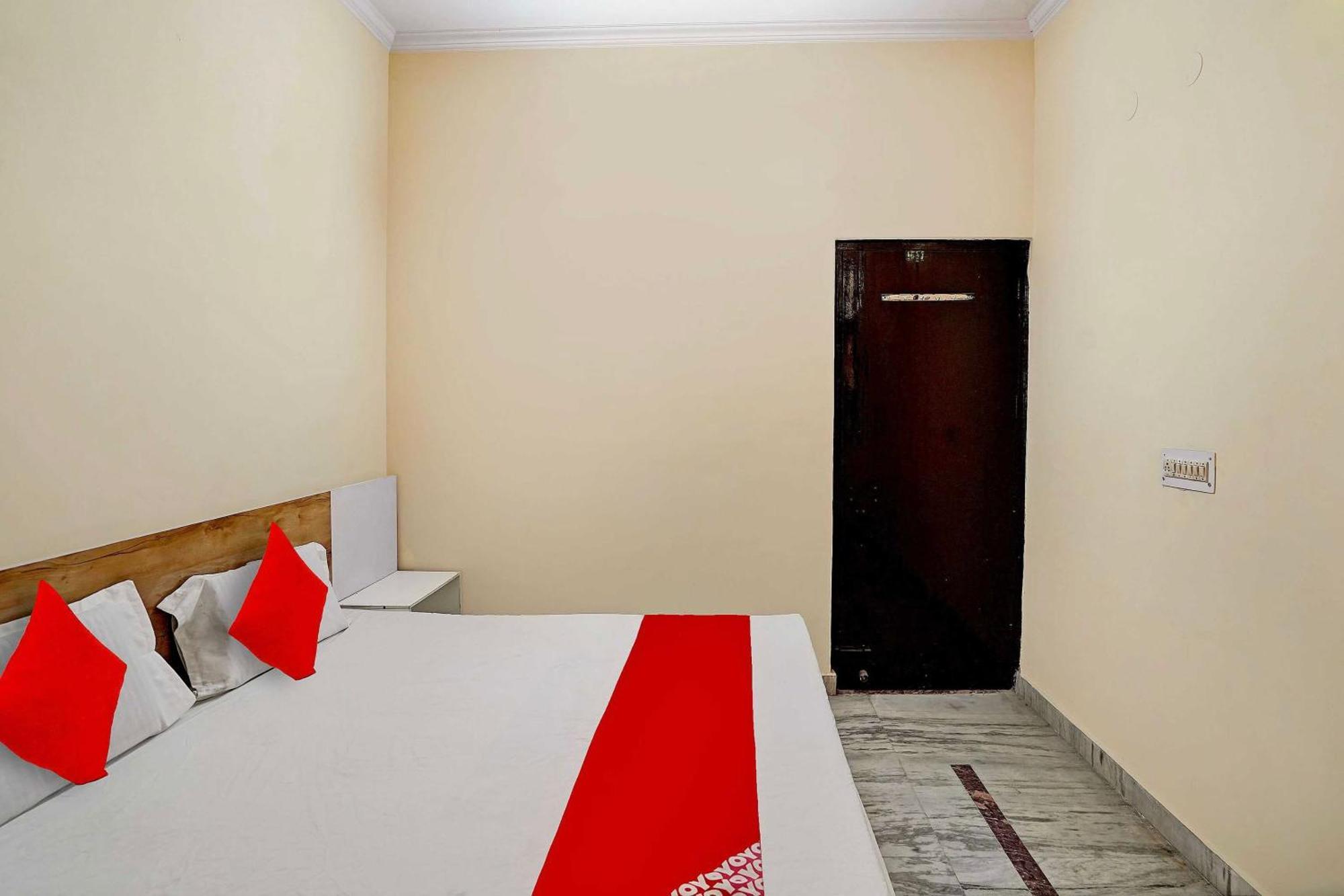 Hotel O 81617 The Pacific Hotel Ghaziabad Bagian luar foto