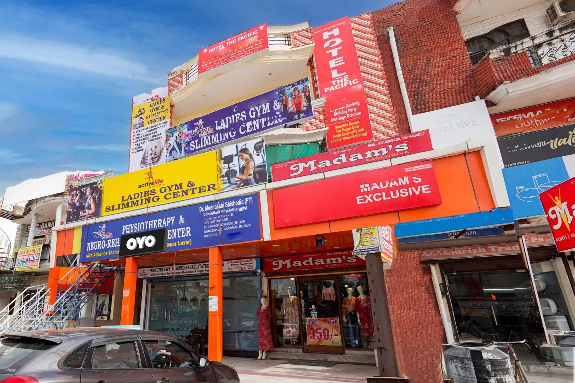 Hotel O 81617 The Pacific Hotel Ghaziabad Bagian luar foto