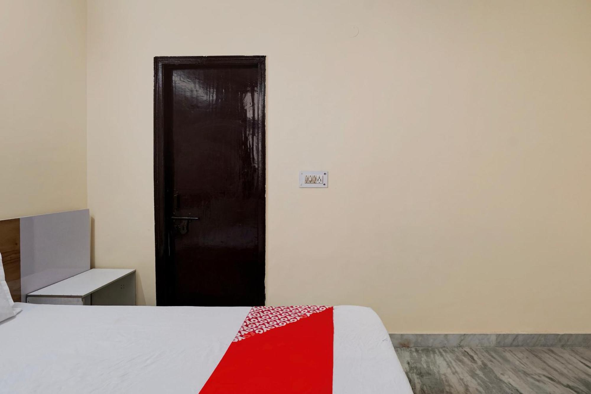 Hotel O 81617 The Pacific Hotel Ghaziabad Bagian luar foto