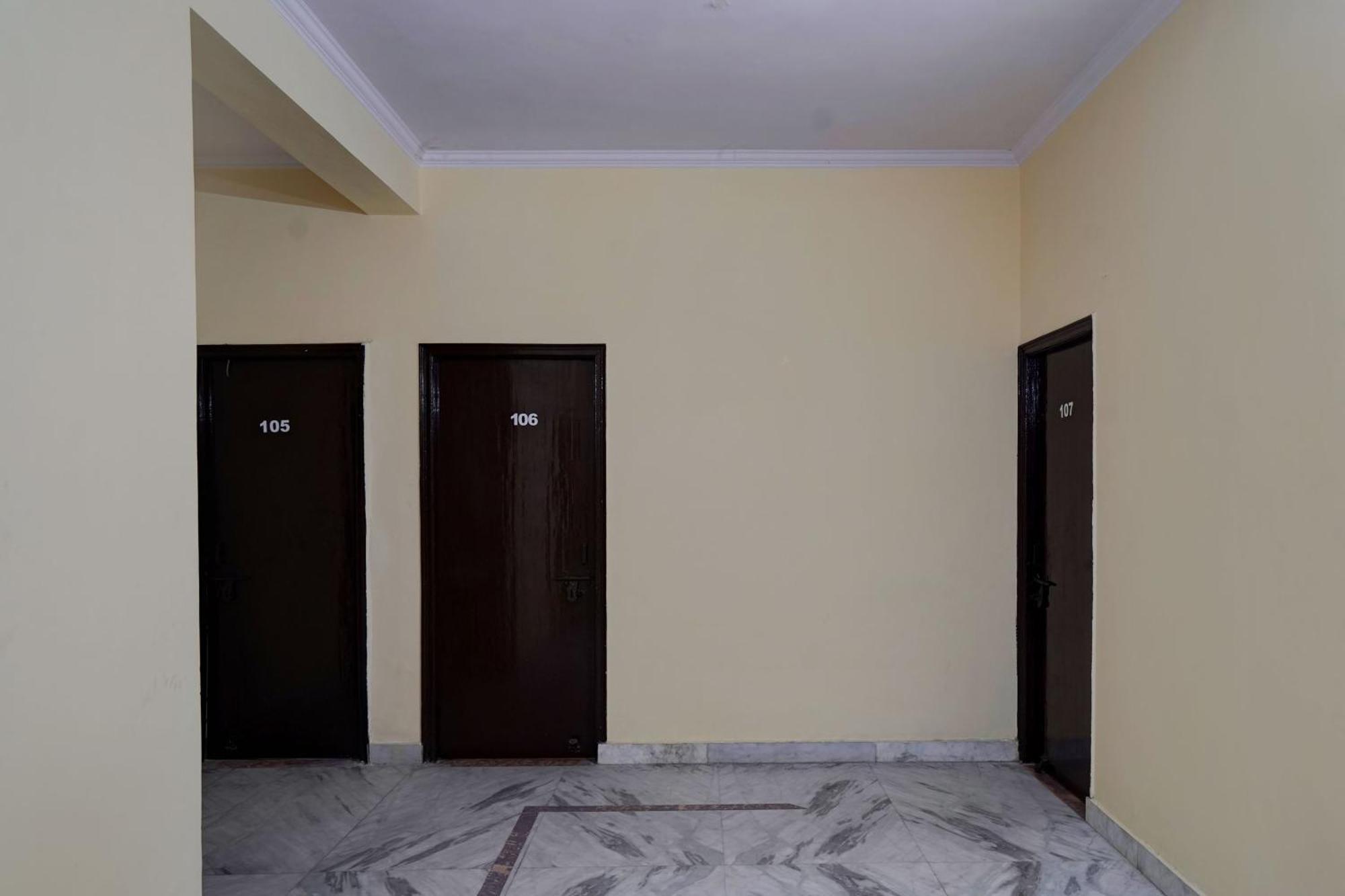 Hotel O 81617 The Pacific Hotel Ghaziabad Bagian luar foto